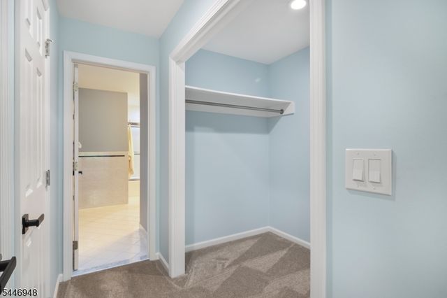 8 Clements Ct, Roseland Boro, NJ 07068