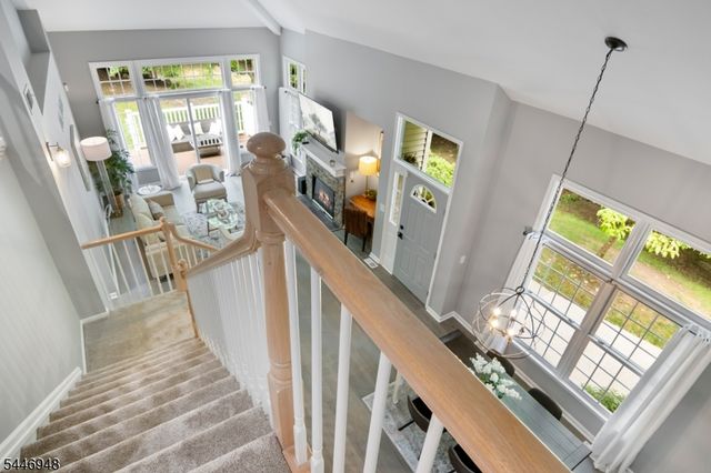 8 Clements Ct, Roseland Boro, NJ 07068