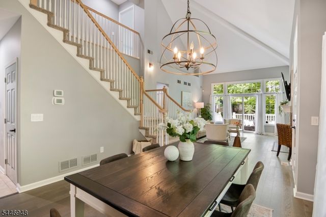 8 Clements Ct, Roseland Boro, NJ 07068