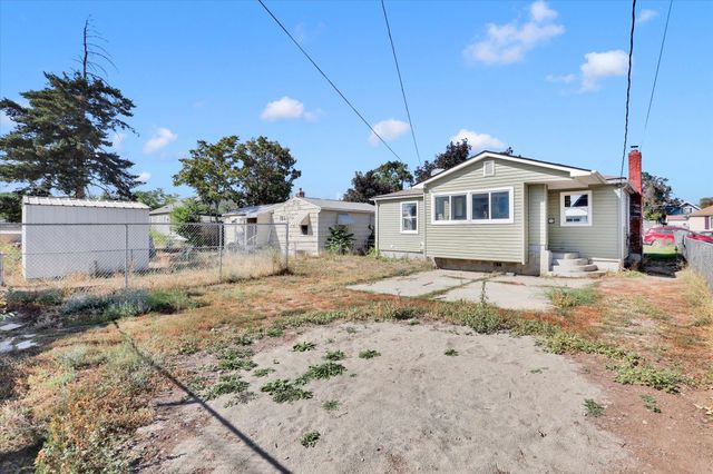 1308 E Lacrosse Ave, Spokane, WA 99207