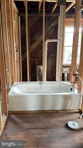 14 3RD AVE, Baltimore, MD 21225