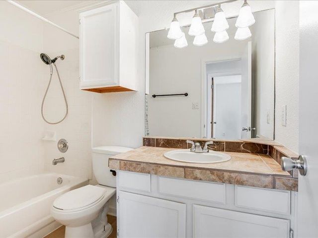 817 Smoke Signal PASS, Pflugerville, TX 78660