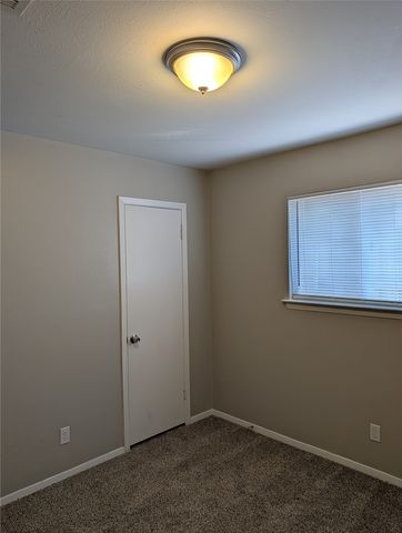 1820 Warren Lane, Fort Worth, TX 76112