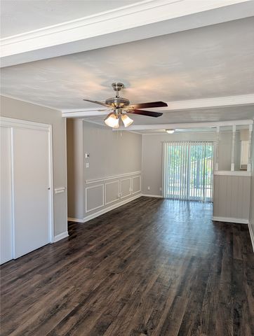 1820 Warren Lane, Fort Worth, TX 76112
