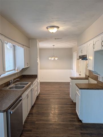 1820 Warren Lane, Fort Worth, TX 76112