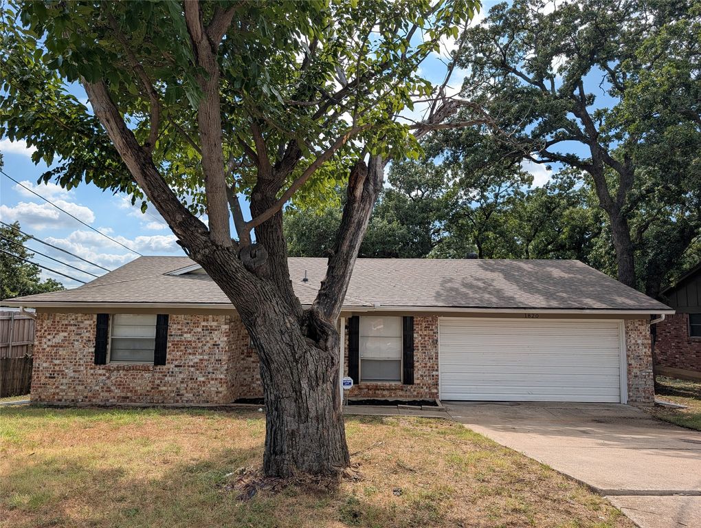 1820 Warren Lane, Fort Worth, TX 76112