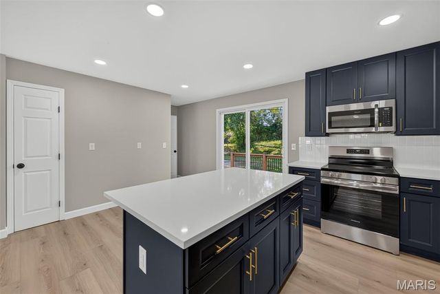 11214 Terry Avenue, Bridgeton, MO 63044