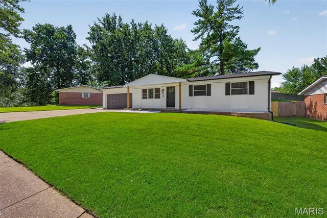 11214 Terry Avenue, Bridgeton, MO 63044