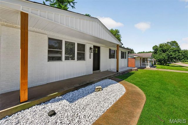 11214 Terry Avenue, Bridgeton, MO 63044