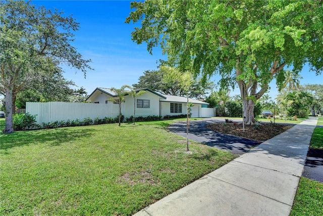 5101 NE 27th Avenue, Lighthouse Point, FL 33064