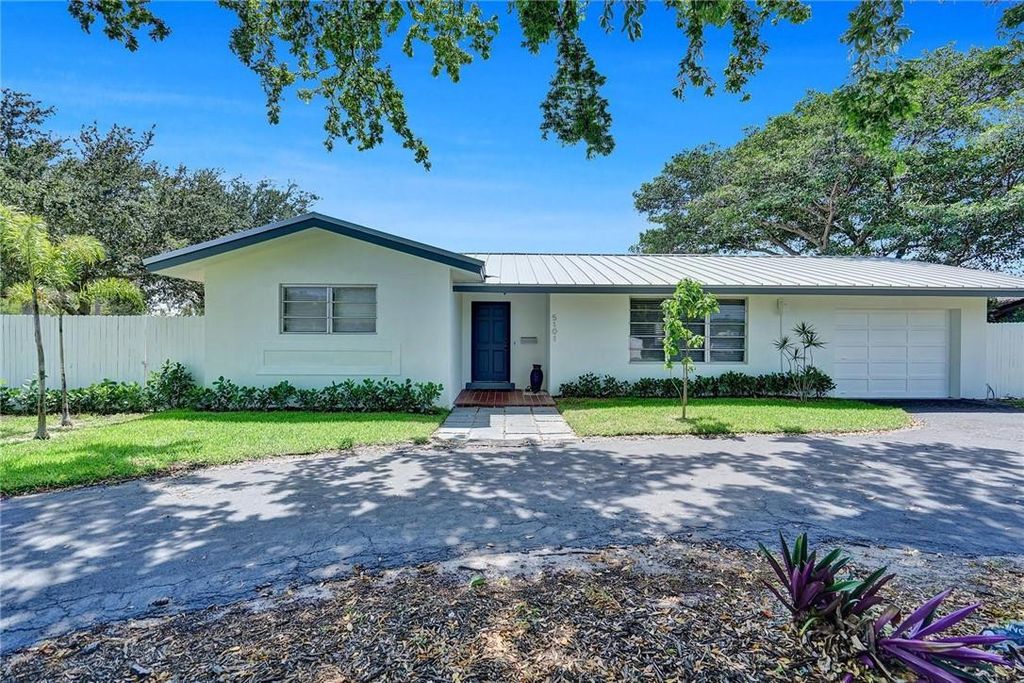 5101 NE 27th Avenue, Lighthouse Point, FL 33064
