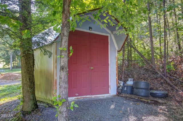 1149 Tranquility Hills Way, Cosby, TN 37722