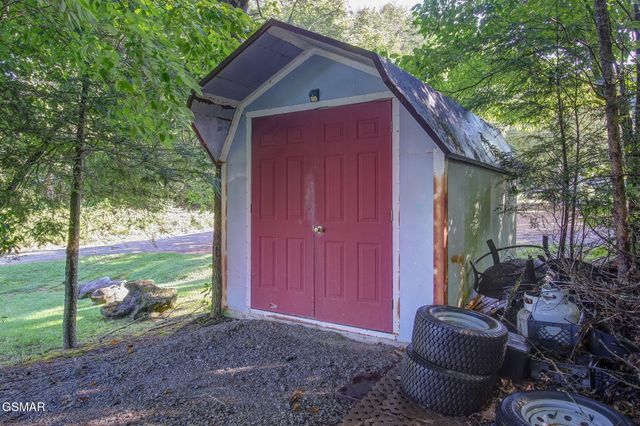 1149 Tranquility Hills Way, Cosby, TN 37722