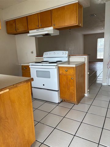 2210 Buchanan Drive, Baytown, TX 77520