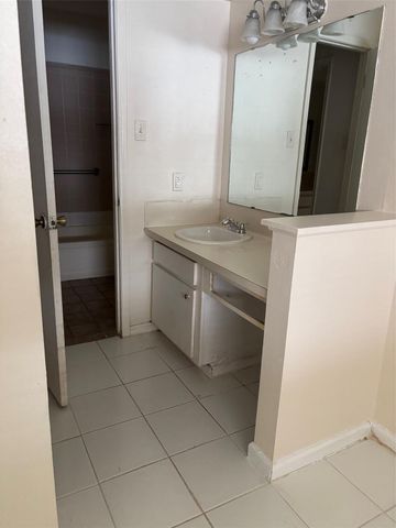 2210 Buchanan Drive, Baytown, TX 77520