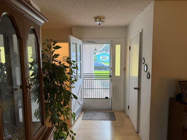 23375 Erwin Street, Woodland Hills, CA 91367