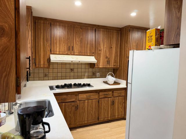 23375 Erwin Street, Woodland Hills, CA 91367