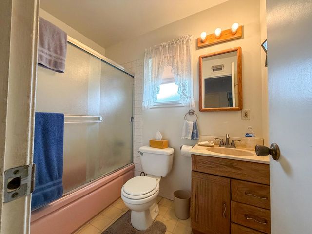 23375 Erwin Street, Woodland Hills, CA 91367