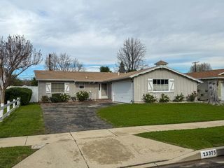 23375 Erwin Street, Woodland Hills, CA 91367