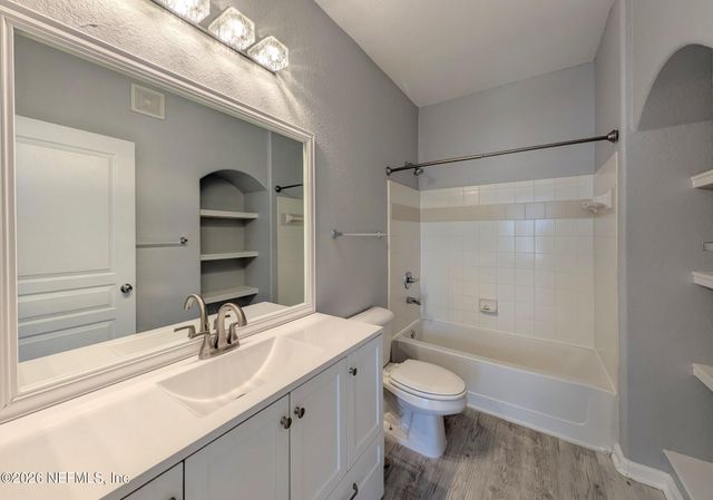 8290 GATE Parkway W 147, Jacksonville, FL 32216