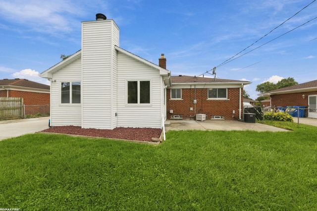 29732 Sutherland Drive, Warren, MI 48088