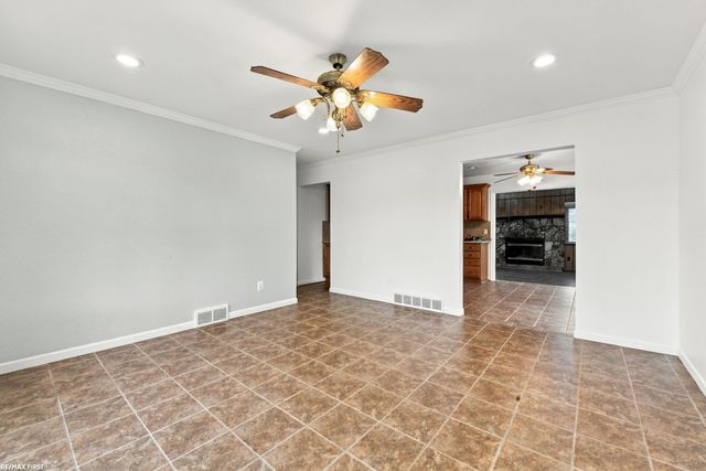 29732 Sutherland Drive, Warren, MI 48088