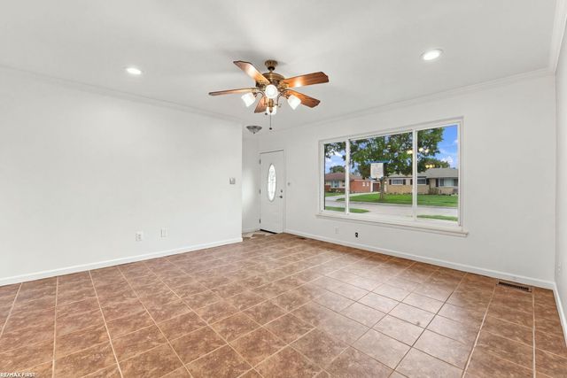 29732 Sutherland Drive, Warren, MI 48088