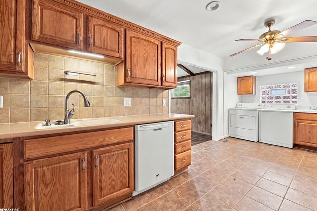29732 Sutherland Drive, Warren, MI 48088