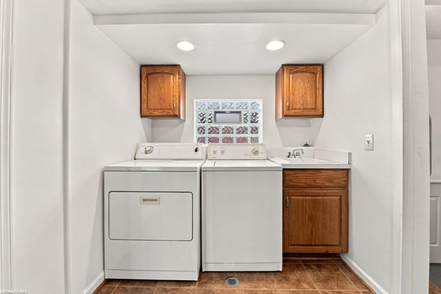 29732 Sutherland Drive, Warren, MI 48088