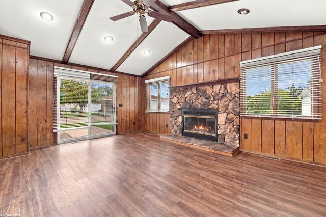 29732 Sutherland Drive, Warren, MI 48088