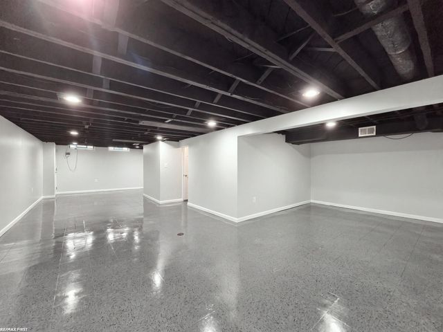 29732 Sutherland Drive, Warren, MI 48088