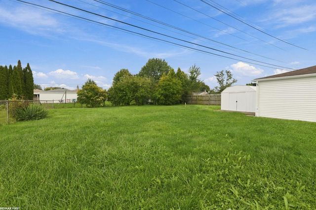 29732 Sutherland Drive, Warren, MI 48088