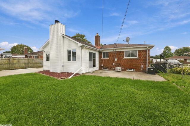29732 Sutherland Drive, Warren, MI 48088