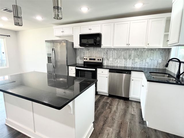 4136 Lisbon Street, Fort Worth, TX 76107