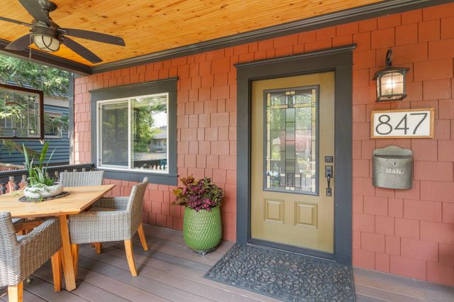 847 Ashland Avenue, Saint Paul, MN 55104