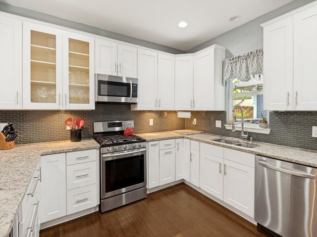 630 N Edgefield Avenue, Dallas, TX 75208