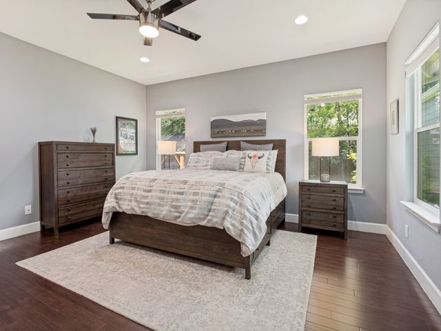 630 N Edgefield Avenue, Dallas, TX 75208