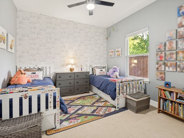 630 N Edgefield Avenue, Dallas, TX 75208