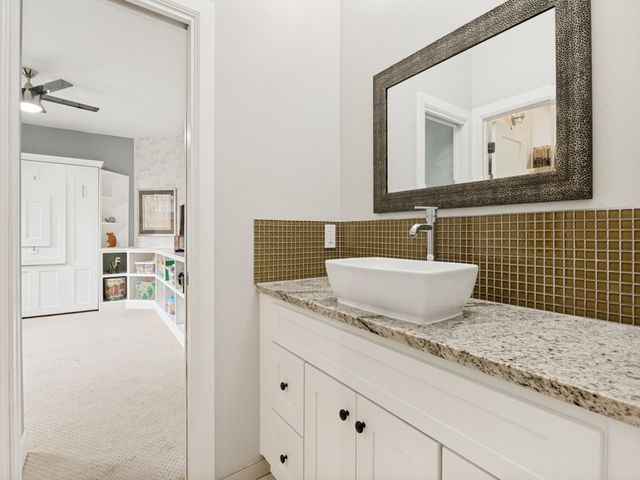 630 N Edgefield Avenue, Dallas, TX 75208