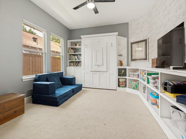 630 N Edgefield Avenue, Dallas, TX 75208