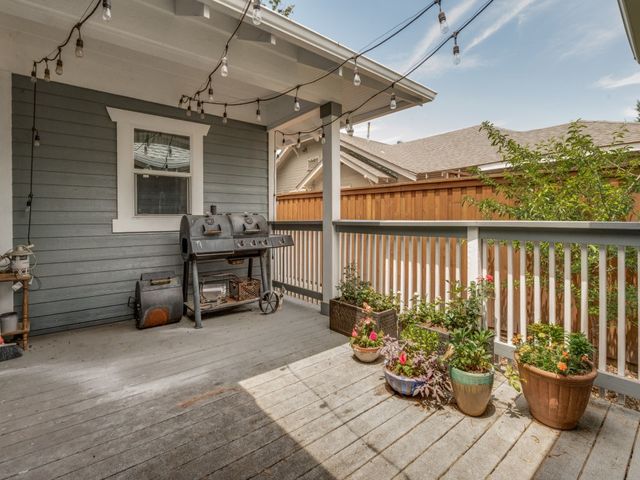 630 N Edgefield Avenue, Dallas, TX 75208