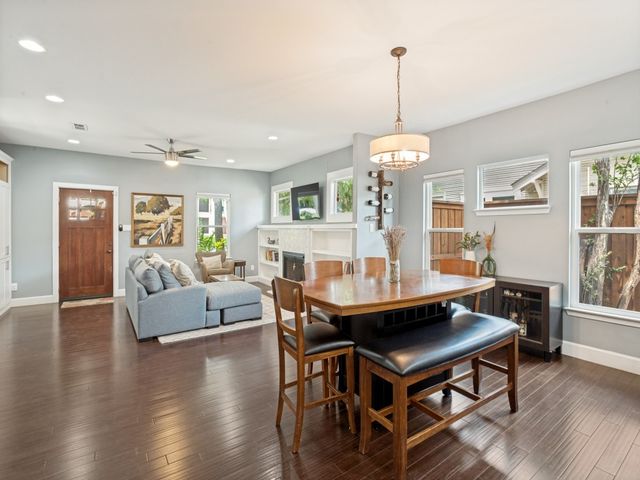 630 N Edgefield Avenue, Dallas, TX 75208