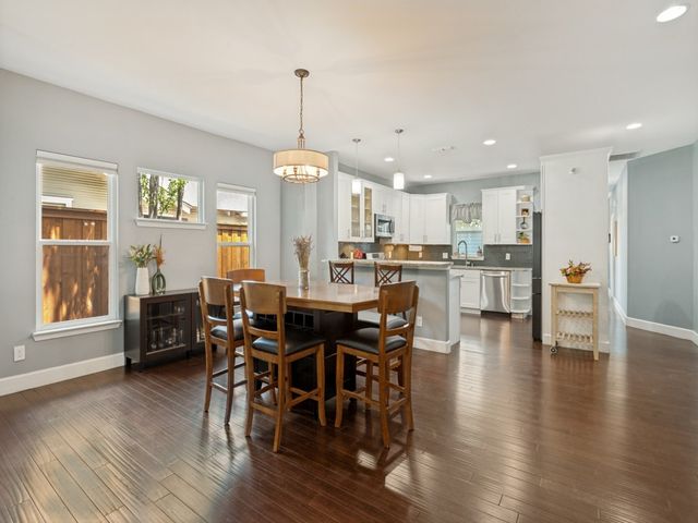 630 N Edgefield Avenue, Dallas, TX 75208