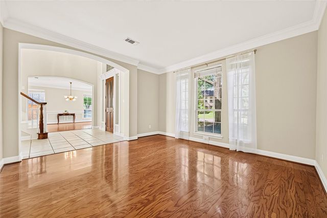 9614 Woodcliff Lake Drive, Spring, TX 77379