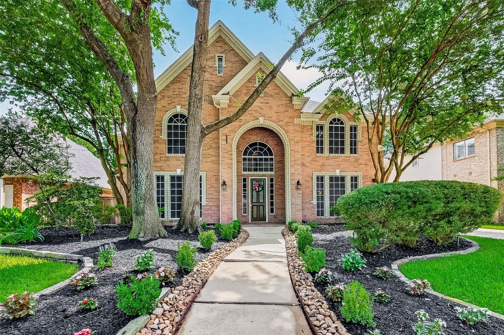 9614 Woodcliff Lake Drive, Spring, TX 77379