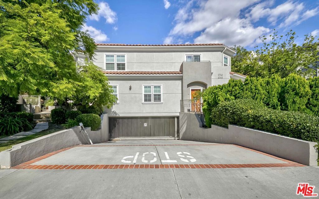 2743 Montrose Avenue 110, Montrose, CA 91020