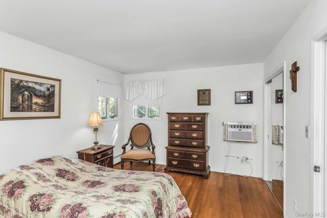 50 Jerome Street, Lindenhurst, NY 11757
