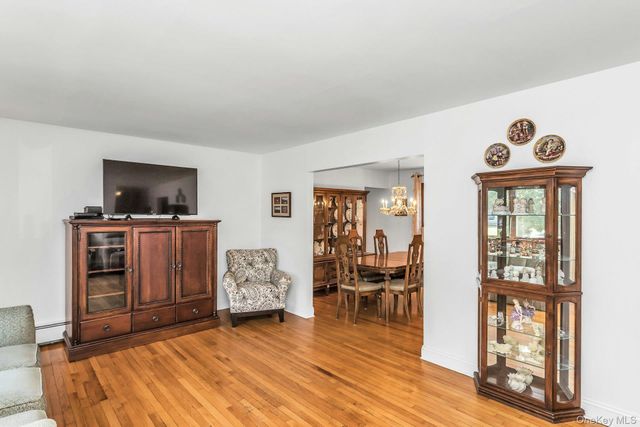 50 Jerome Street, Lindenhurst, NY 11757