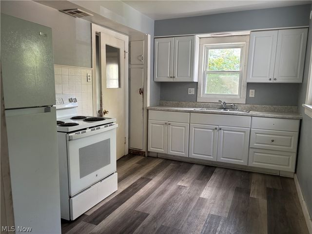 74 Vesper Street, Akron, OH 44310