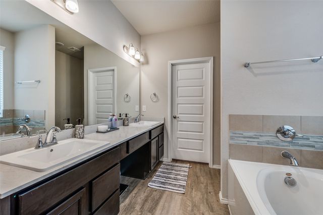 1508 Pleasant Knoll Trail, Aubrey, TX 76227